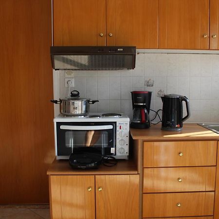 Vakis Apartments 2 Romanon Bagian luar foto
