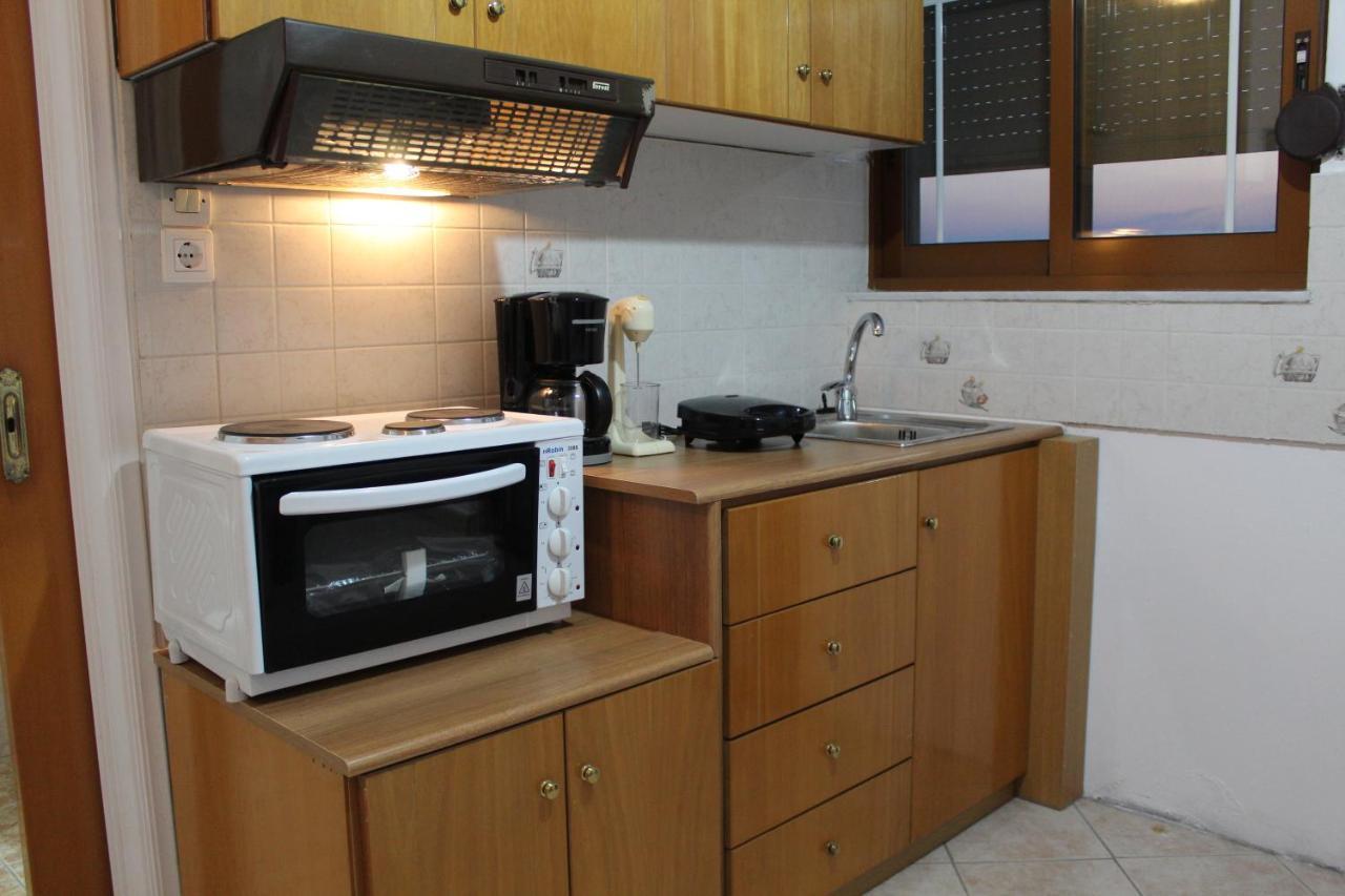 Vakis Apartments 2 Romanon Bagian luar foto