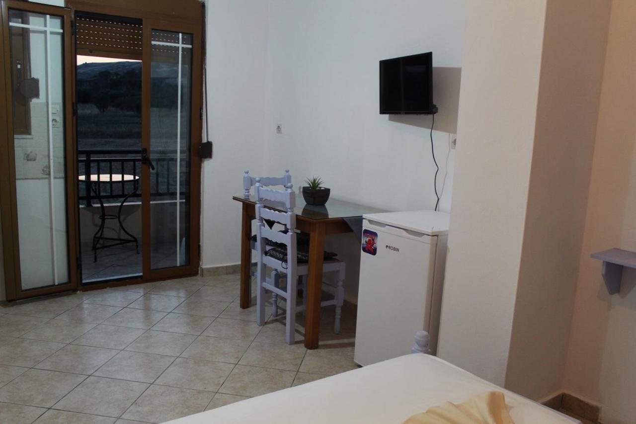 Vakis Apartments 2 Romanon Bagian luar foto