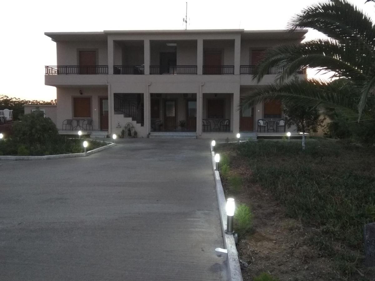 Vakis Apartments 2 Romanon Bagian luar foto